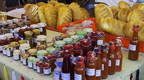 Yarra Glen Racecourse Market